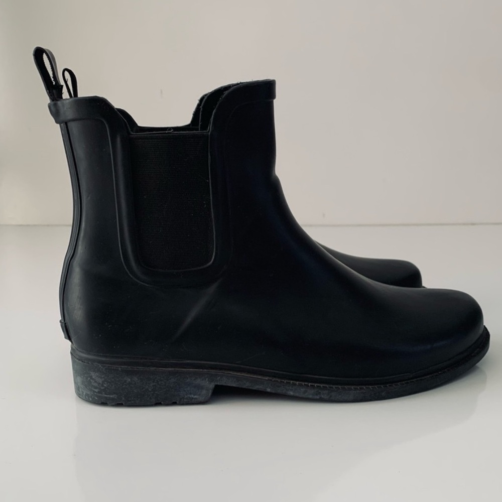 J. Crew  Chelsea Rain Boot Black rubber rain boots pull on style 10